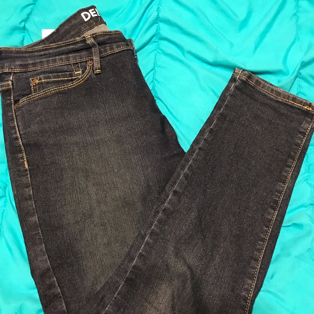 Denizen Skinny Jean, Dark Wash, 8 Short, EUC